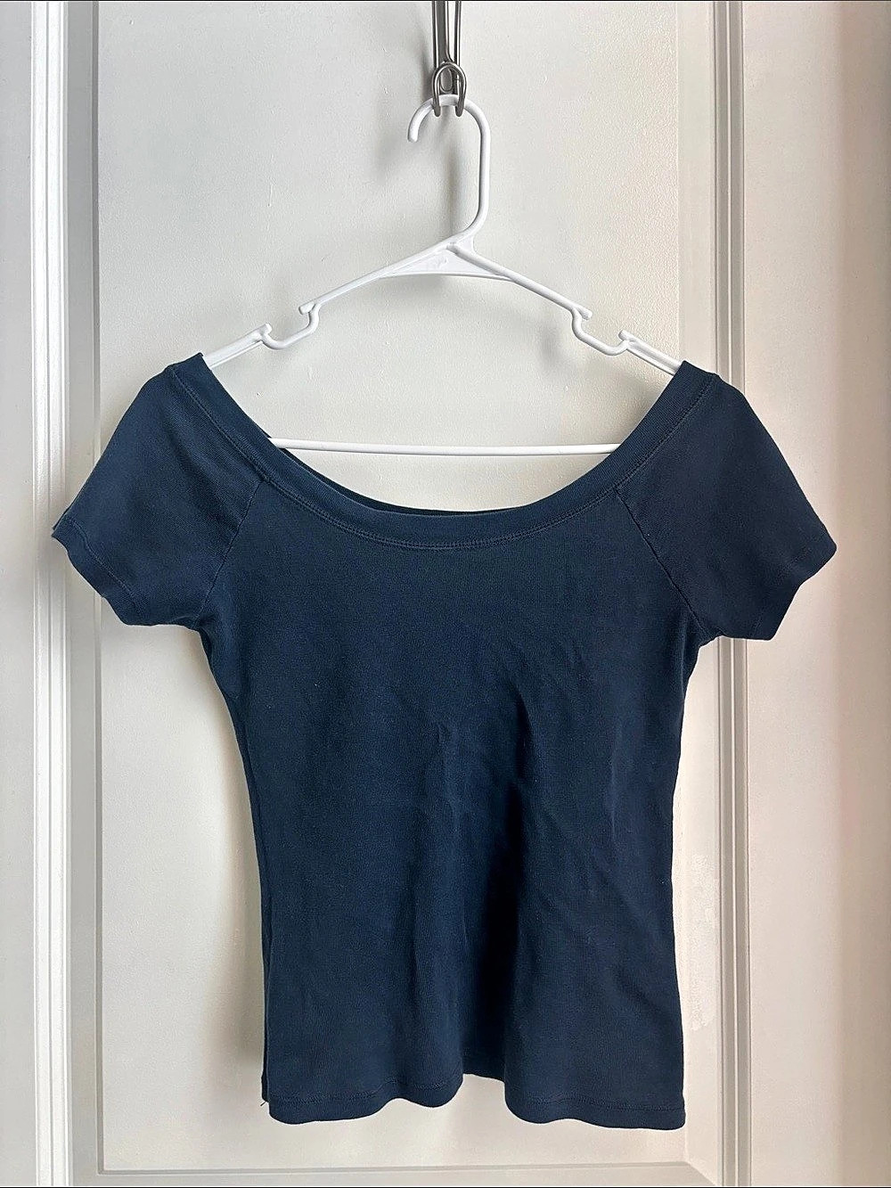 Brandy Melville Off the shoulder Shirt
